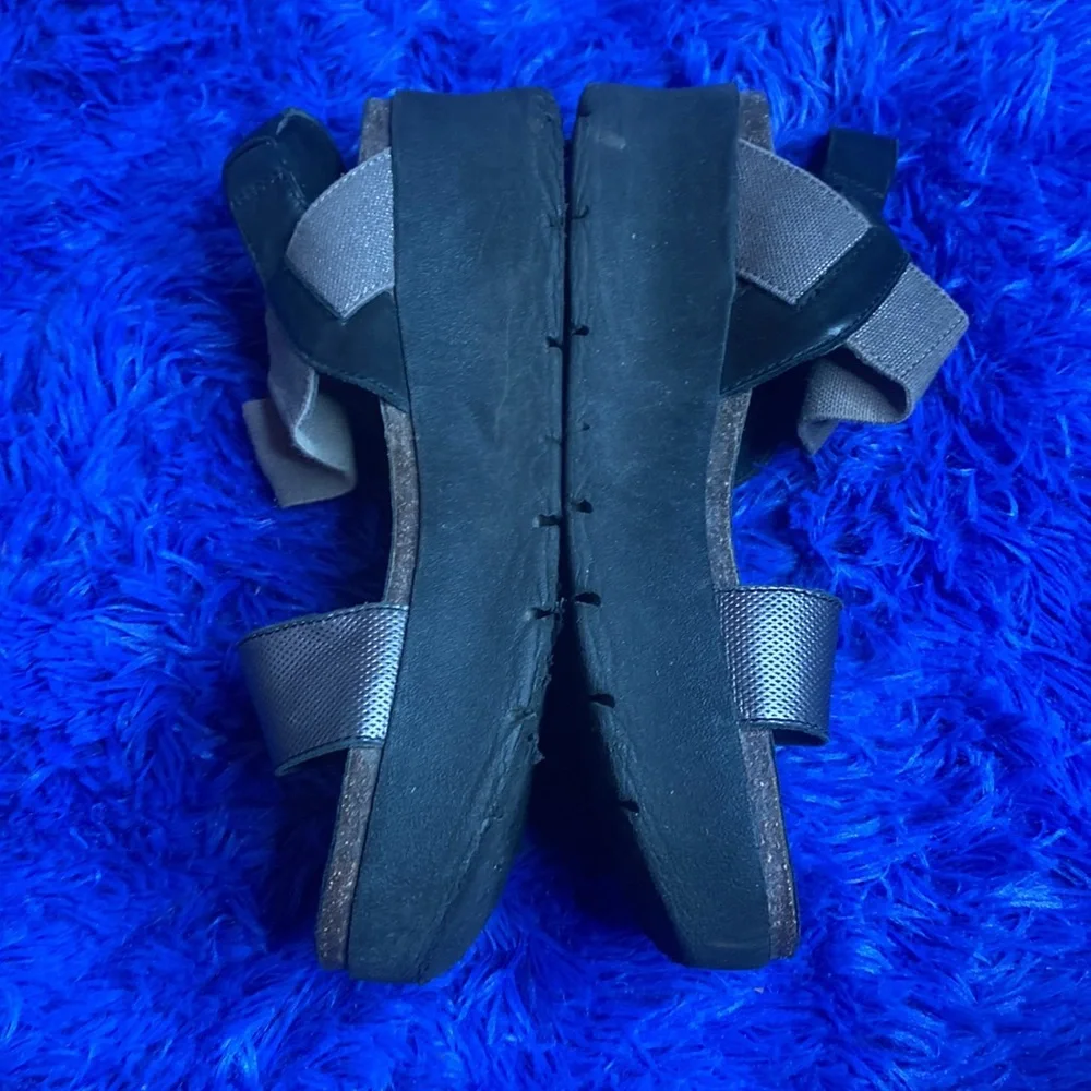 OTBT Off the Beaten Trail Pewter Gray Black Platform Sandals Size 9.5